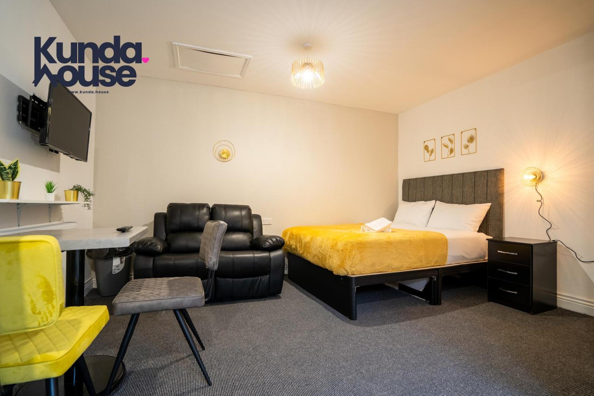 Kunda House In Tyseley Birmingham Exterior foto